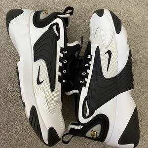 Nike women’s zoom 2k